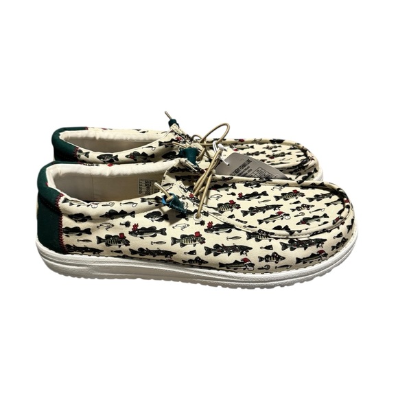 NEW Hey Dude Mens Wally Fish Lure Merry Fishmas Shoes Natural Size 15 Christmas - Picture 5 of 6